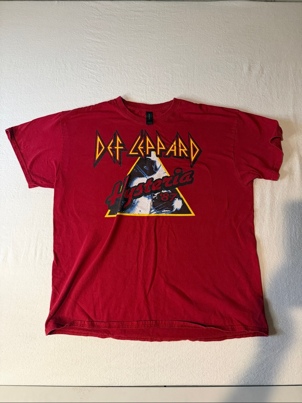 Gildan Red Def Leppard Hysteria Graphic Tee